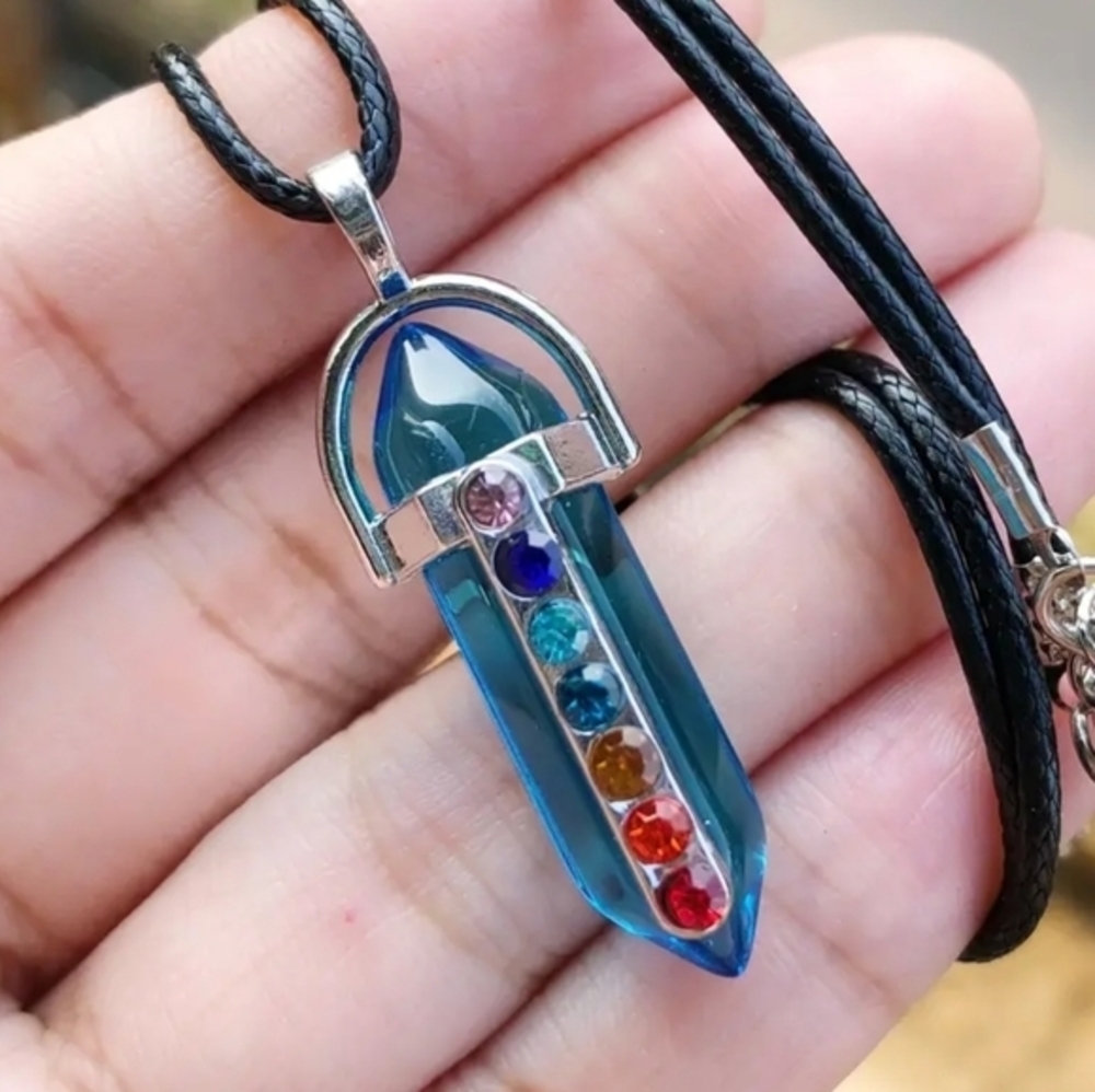 Healing Point Necklace Blue Crystal Pillar Inlaid with‎ 7 Chakra Crystals